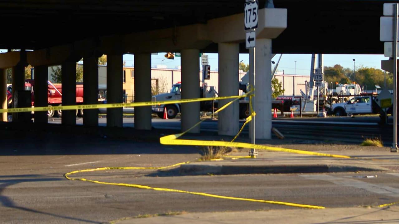 La causa del choque
<b>está bajo investigación</b>.
<br>
<b>Si te encuentras en una situación de emergencia</b> y necesitas ayuda inmediata, llama al 911.