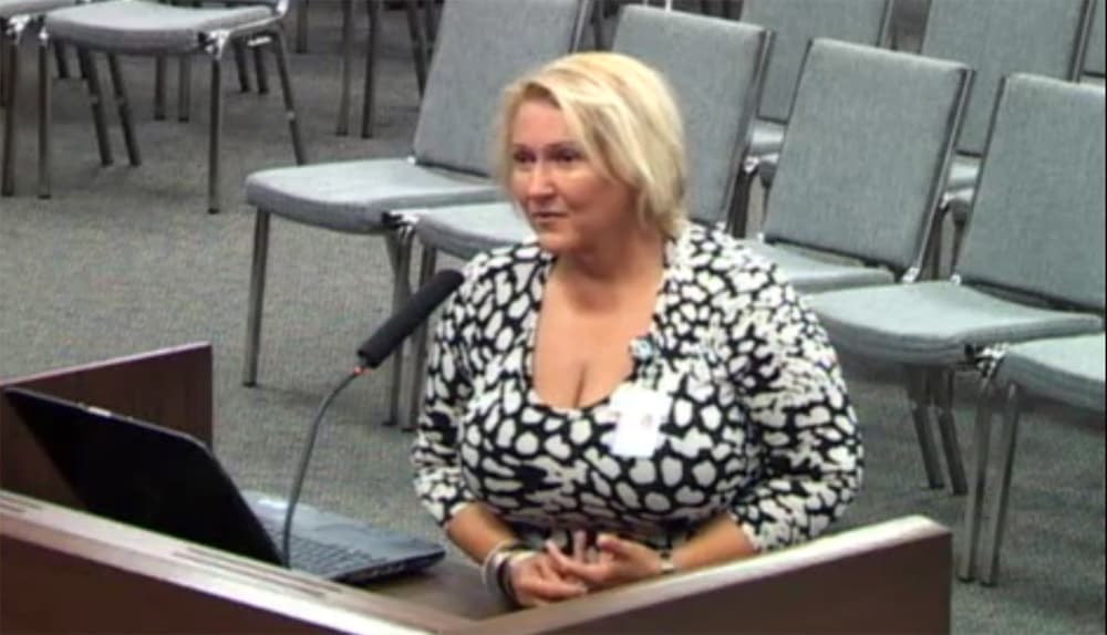 Arrestan a exejecutiva escolar en Texas, acusada de robarse 600 mil dólares