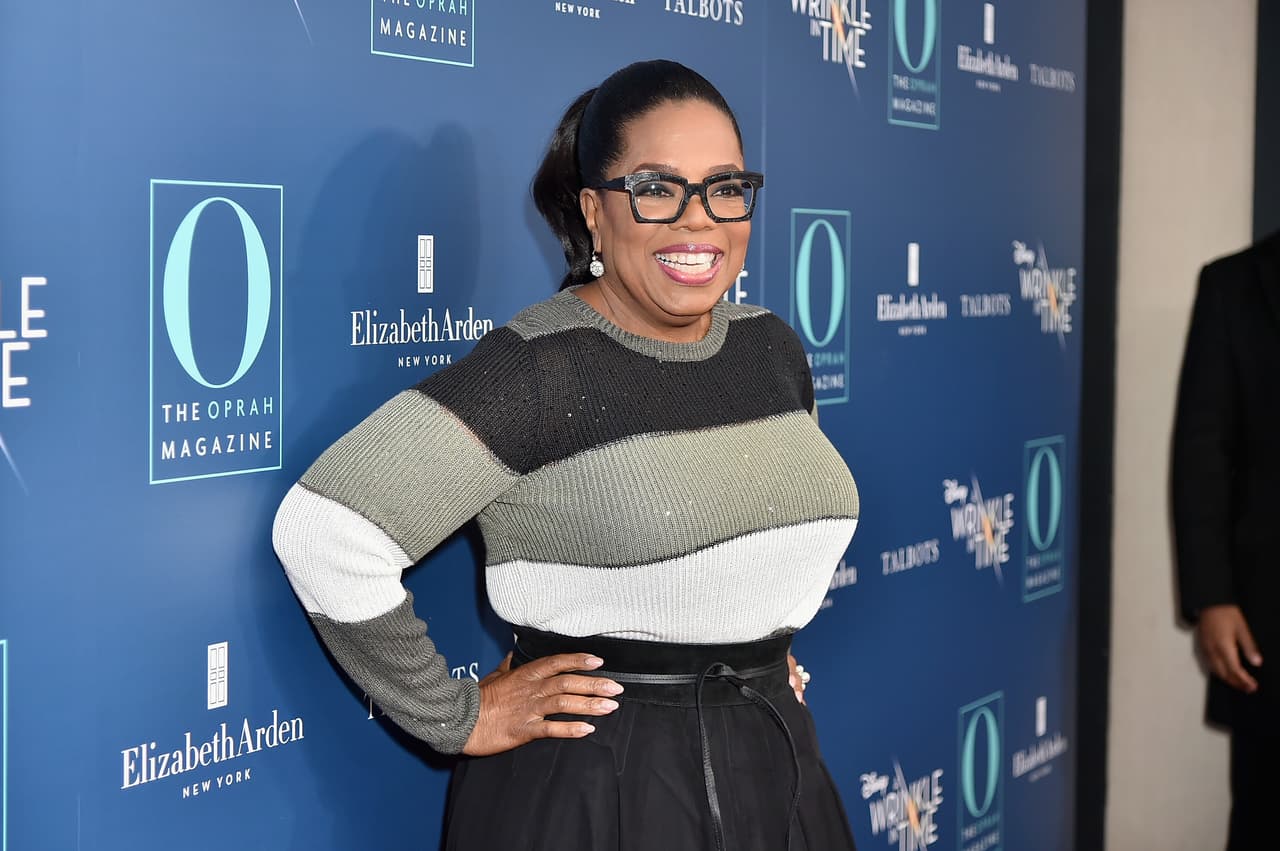 <a href="https://www.univision.com/temas/oprah-winfrey" target="_blank">Oprah Winfrey</a>: presentadora norteamericana que condujo el programa de entrevistas más visto en la historia de la televisión. Según Forbes, es la afroamericana más rica del siglo XX, la revista Times la ha colocado entre las cuatro personas que le han dado forma al siglo XX y Business Week la calificó como la más grande filántropa de origen negro, en la historia de los Estados Unidos.
