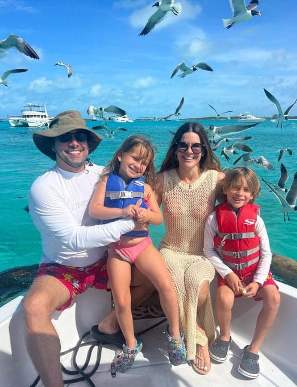 Greidys Gil y sus hijos.