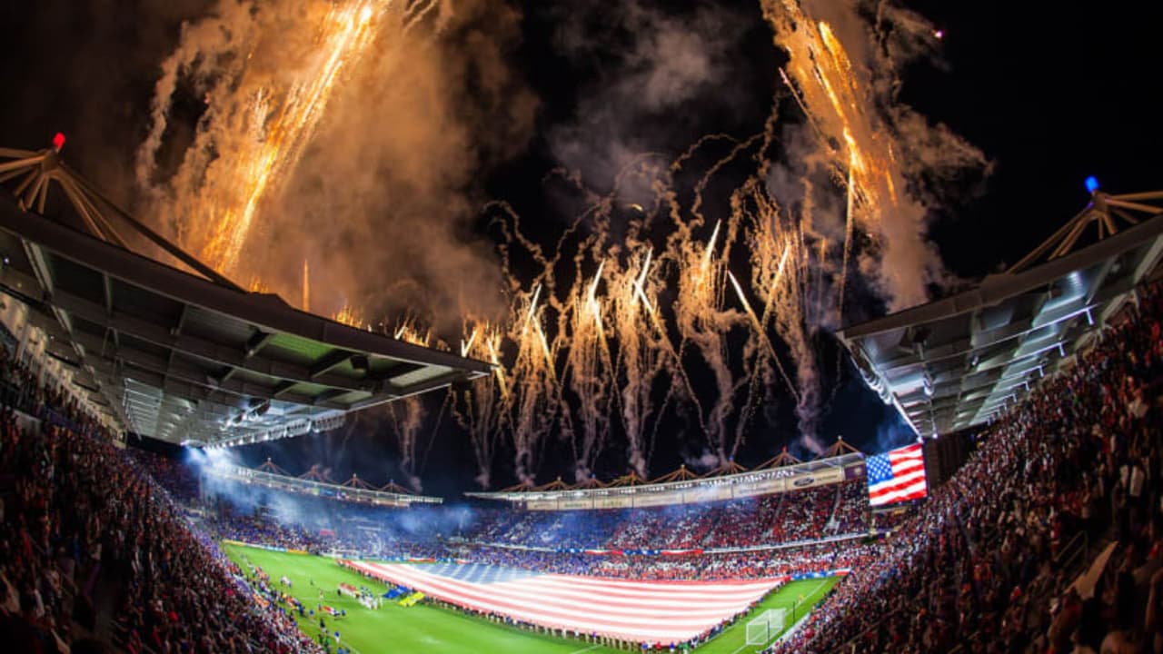 El Inter&Co Stadium, inaugurado en 2017, alberga a Orlando City y Orlando Pride en un ambiente vibrante.