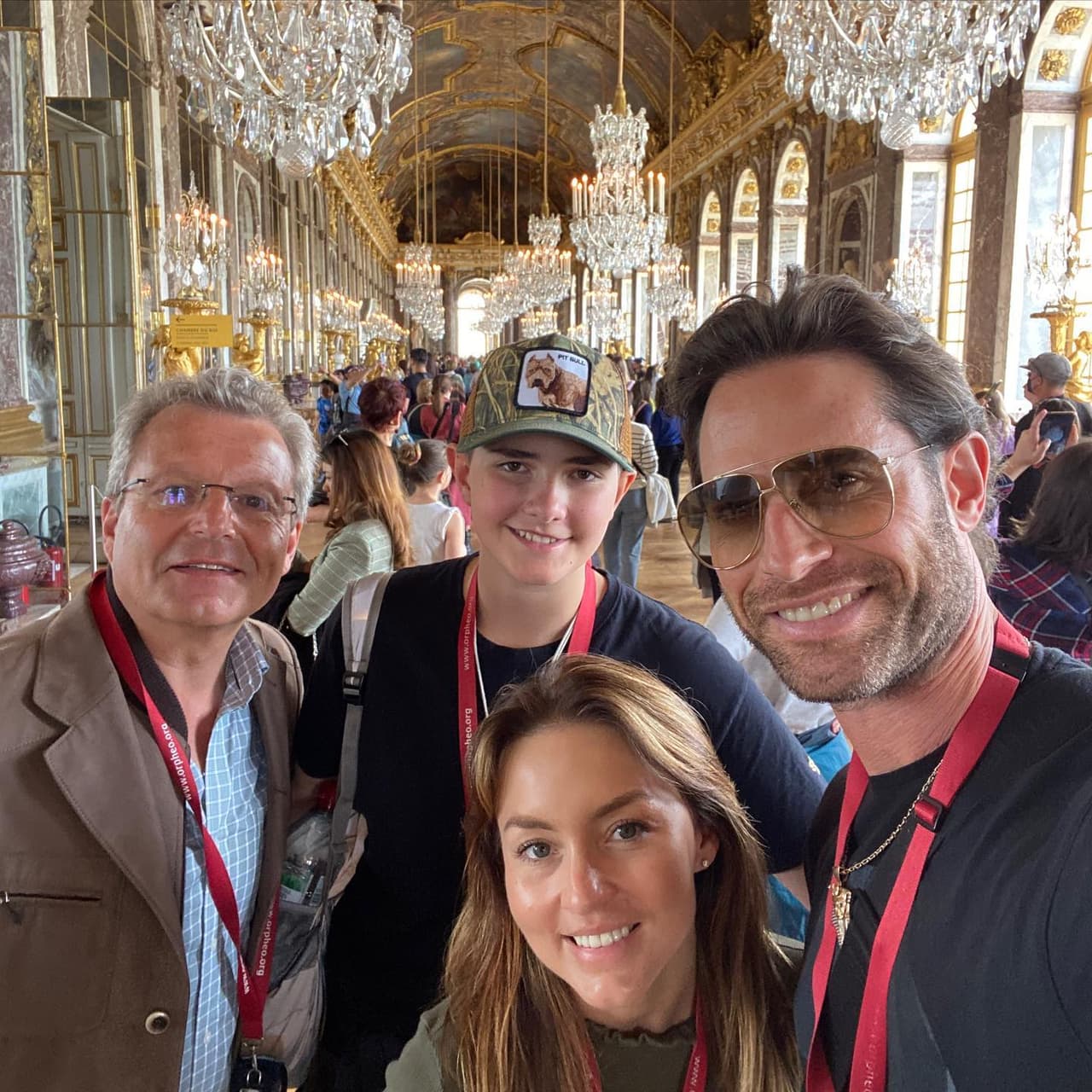 “Feliz cumpleaños, Santi. Te deseo lo mejor, un afectuoso abrazo”, puntualizó. 
<br>