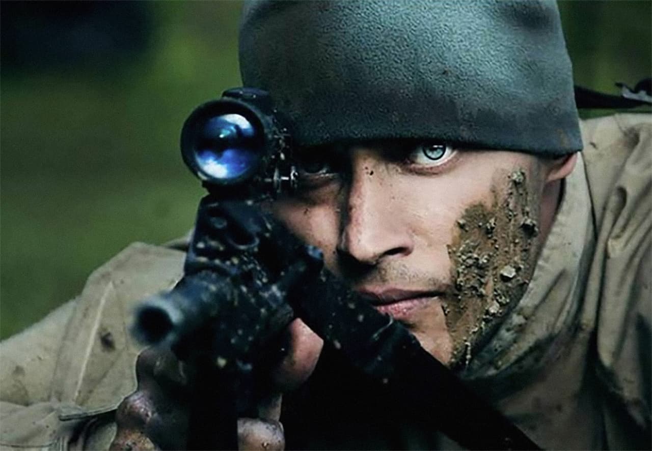 El rostro de Oscar Pérez era conocido desde antes de la rebelión. En 2015 Pérez actuó en una película venezolana, donde varios agentes policiales fueron invitados a participar como actores.