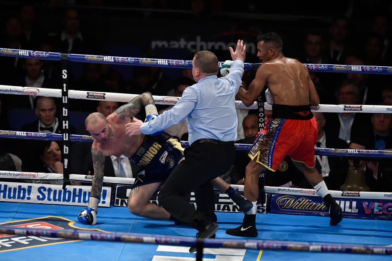 Venezolano Ismael Barroso liquidó a Kevin Mitchell y Malignaggi volvió a ganar en Europa