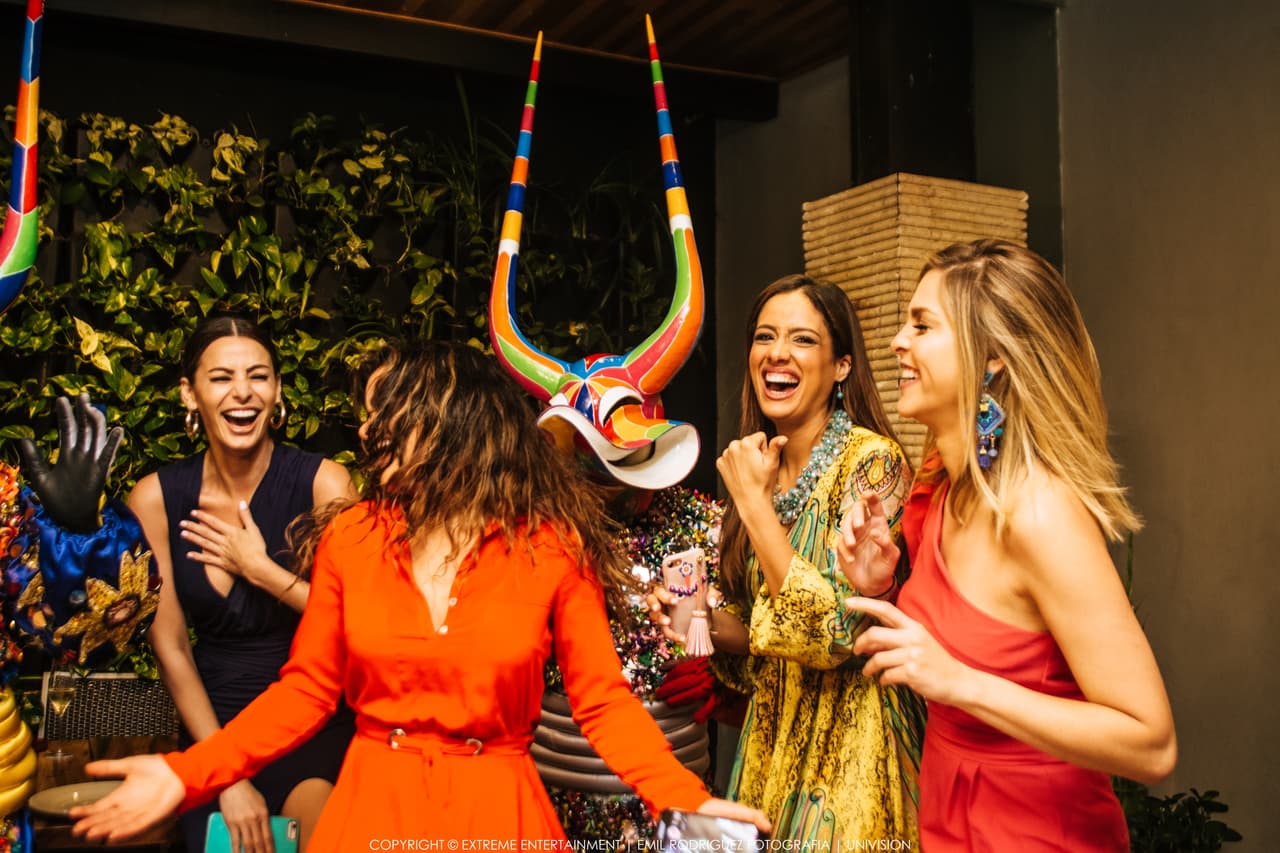 La recepción se llevó a cabo en Saga Restaurant & Cigar Club en Santiago de los Caballeros, ciudad de origen de Clarissa Molina.