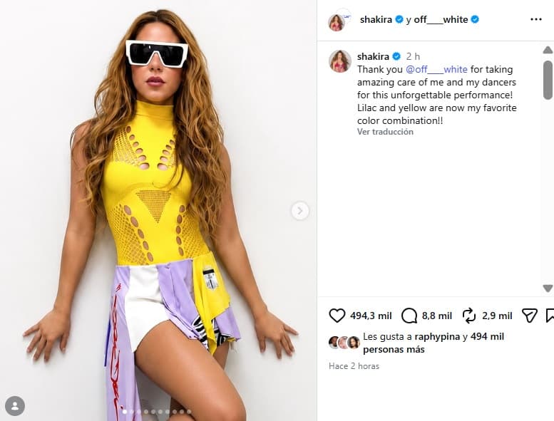 Shakira publicó nuevas fotos con el look que usó para la inauguración del Mundial de Futbol.