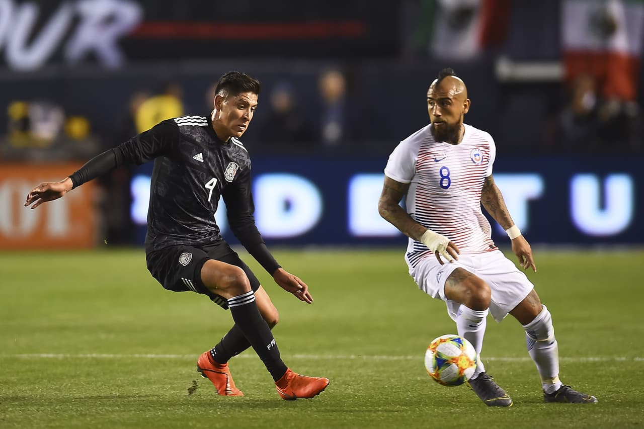 Al medio tiempo el partido entre el Tri y la Roja prevalecía empatado sin goles.