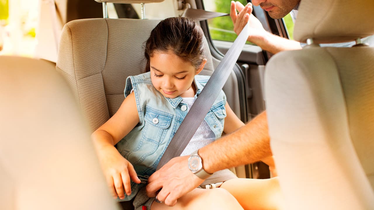 Multas por no usar el cinturón de seguridad, especialmente si viajas con niños en el auto
