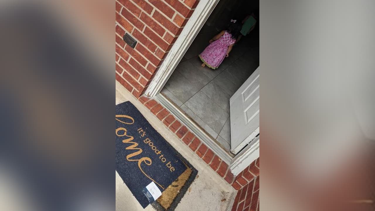 “Ayer me pude mover a mi casa con mis niños, gracias a Dios, la estoy rentando y pude pagar por todo el año y pude pagar mi carro”, dijo Kenia Madrigal a Univision 45.