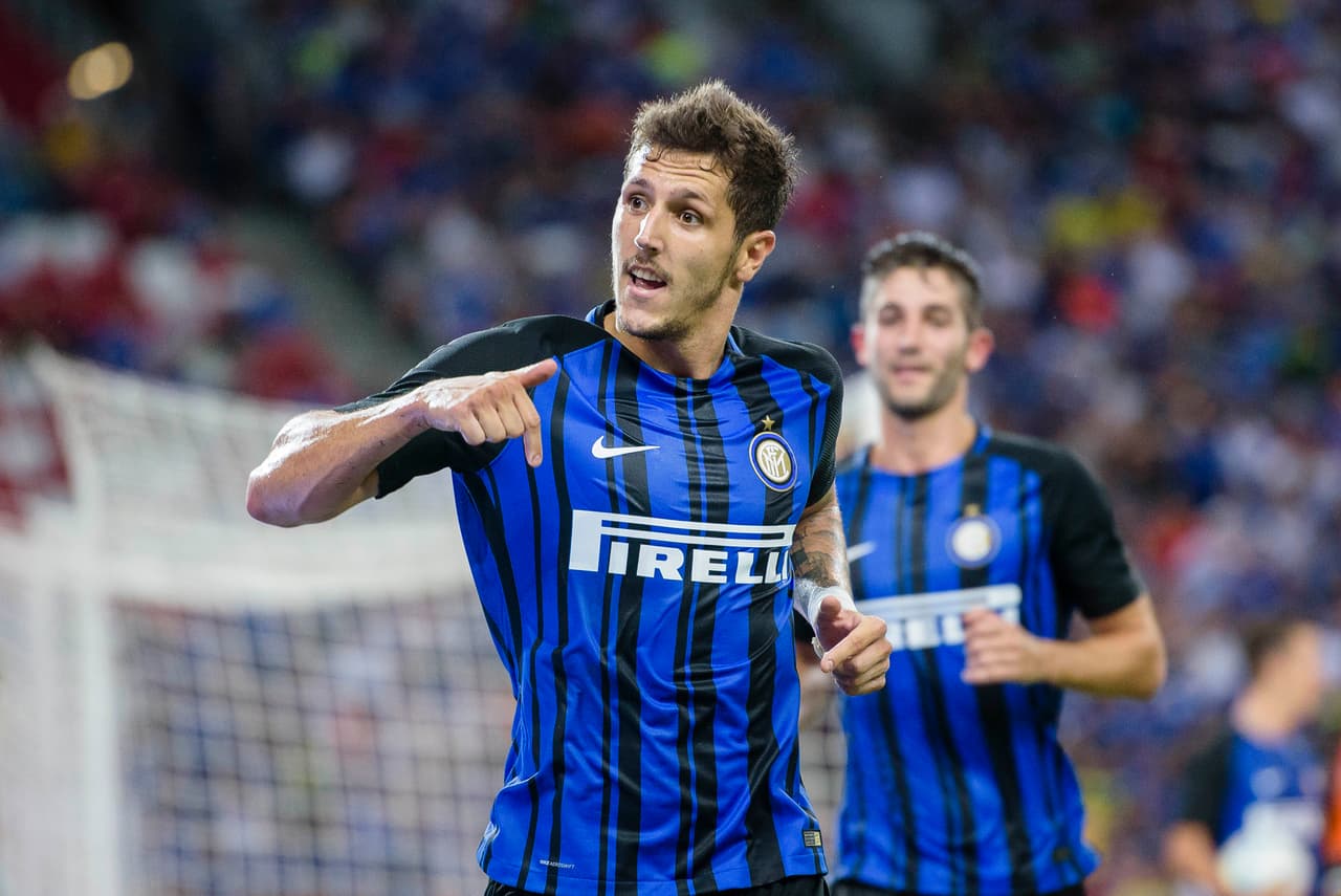 Stevan Jovetic regresó al Inter tras su préstamo en el Sevilla y, aunque está jugando, el Brighton & Hove Albion lo pretende para sumarlo a su ataque.