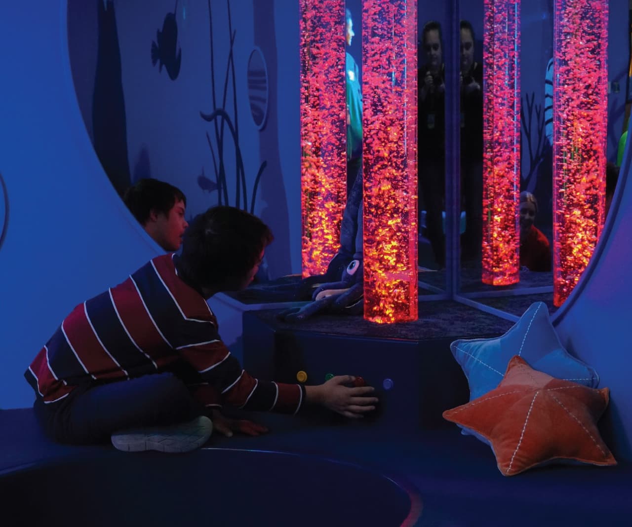 <b>Marbles Kids Museum (Raleigh)</b>
<br>
<b>Sitio web</b>: 
<a href="https://www.marbleskidsmuseum.org/">https://www.marbleskidsmuseum.org/</a> 
<br>
<b><a href="https://maps.app.goo.gl/kpwURSZwu6noSqTv8">Cómo llegar</a> </b>
<br>
<br>Marbles Kids Museum es un destino práctico e interactivo que inspira a los niños a ser pensadores creativos, aprendices activos y personas seguras de sí mismas en el mundo actual. Con docenas de exhibiciones y dos espacios al aire libre, no faltan actividades para niños desde cero hasta 10 años y sus familias.