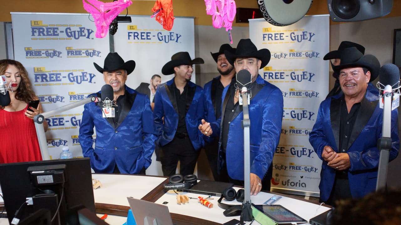 Los tres locutores se la pasaron 🎶 "fine, fine, fine, very good, very good, very good, very, very, very, very good" 🎶 con Los Rieleros de Norte.