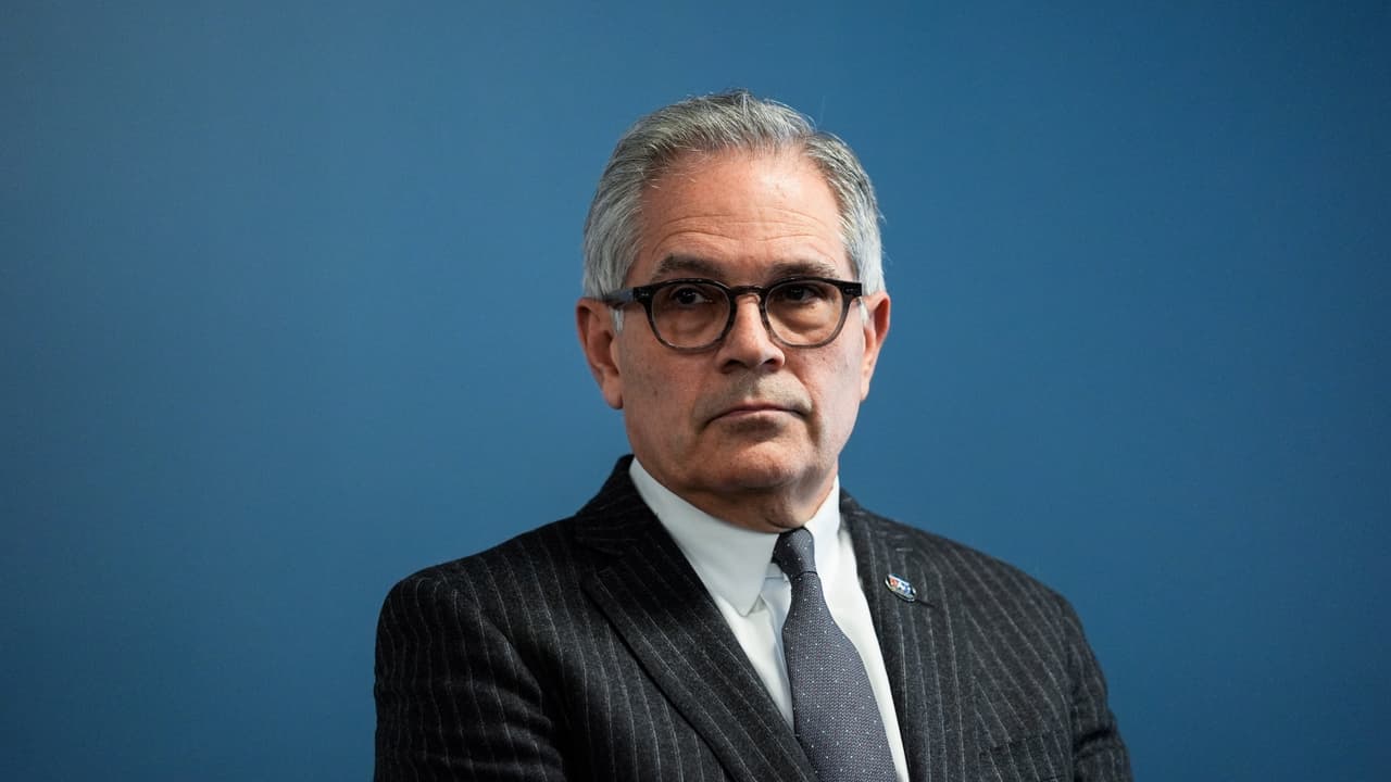 Departamento de Justicia abre investigación penal contra oficina del fiscal de Filadelfia