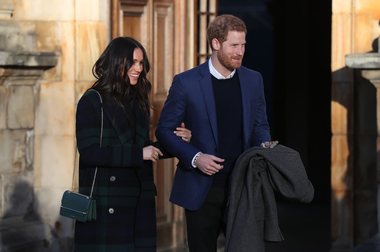 El anuncio de la nueva dinámica que tendrán los duques con los medios de comunicación, se presenta en medio de la tensión que viven con la prensa británica.