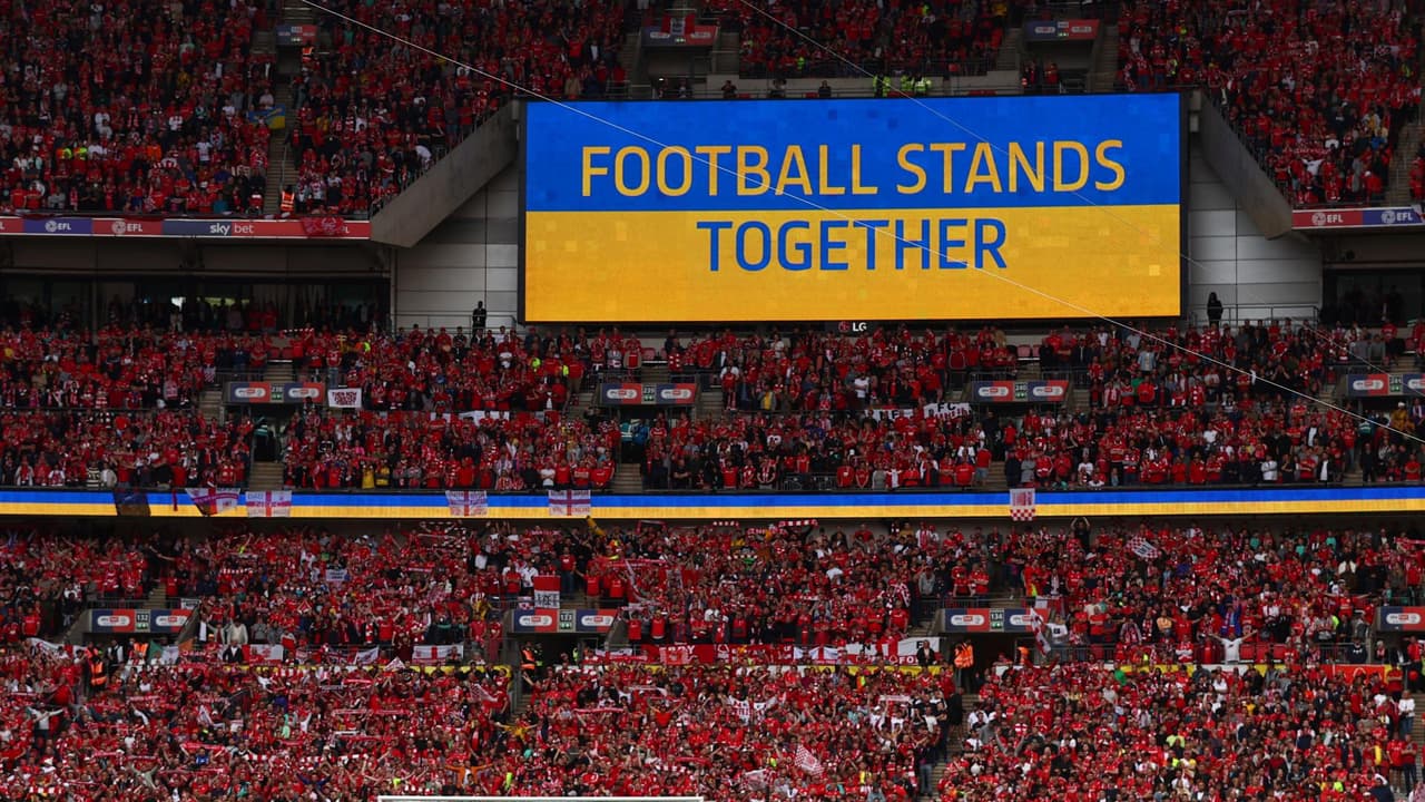 La Federación rusa de futbol aplaza su renuncia de la UEFA