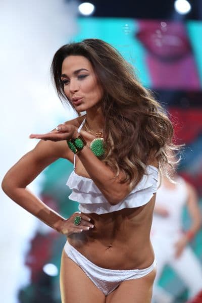 ¡Pero qué besotes se repartieron en esta novena temporada de Nuestra Belleza Latina! Algunos muy tiernos y muestras de gran cariño y otros tan intensos, que desbordaron tremenda pasión. ¿Quieren ver este exquisito repertorio?