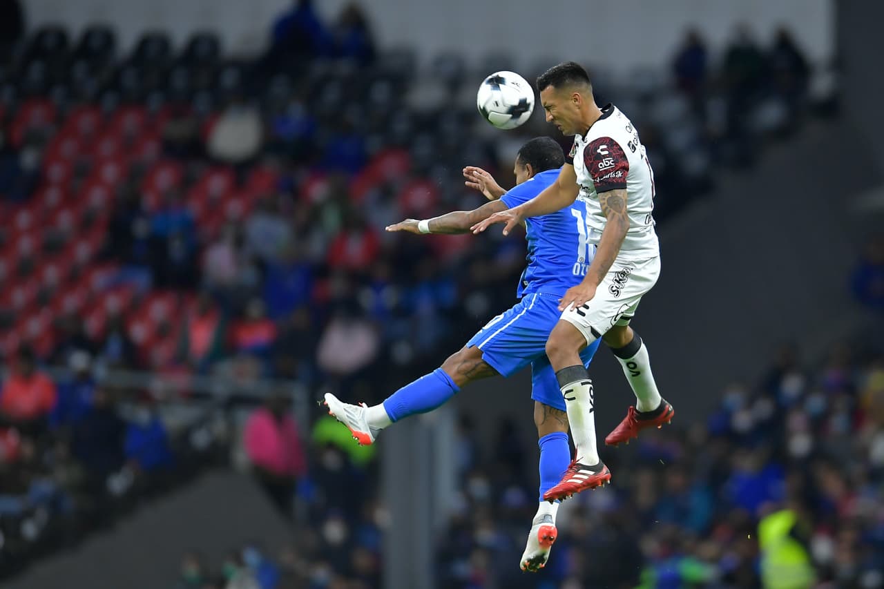 Charlie Rodríguez y Rafa Bacca son los encargados de batir las redes de Jonathan Rodríguez en la victoria de Cruz Azul 2-0 sobre Tijuana.