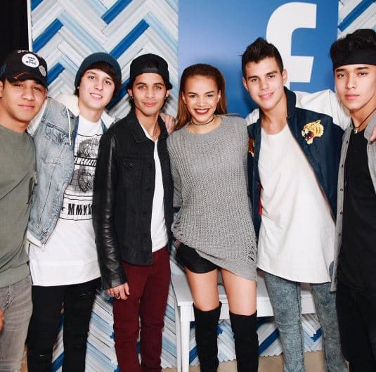 Allí se encontraron con muchos artistas, entre ellos, la bella dominicana Leslie Grace.