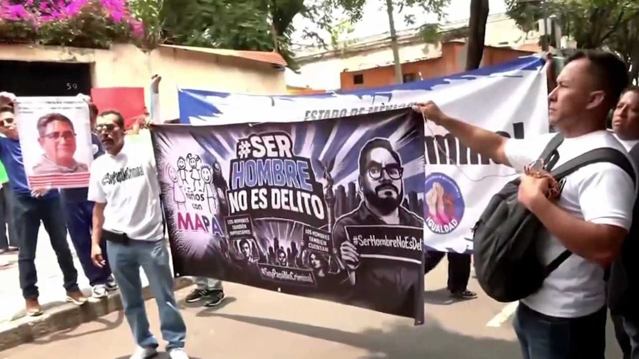 Exigen la "Ley Alberto Jasso" en México tras suicidio de docente acusado de abuso sexual