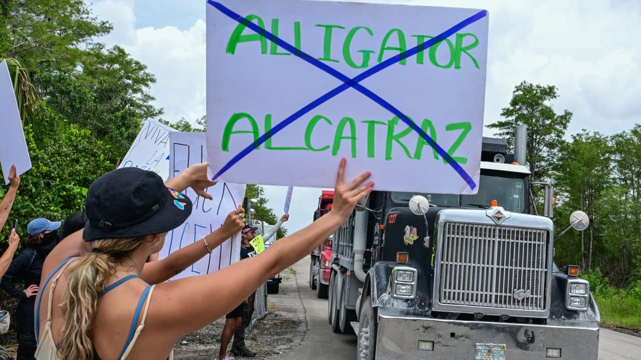 Indignación por inauguración que hará Trump de la cárcel para inmigrantes ‘Alcatraz de los Caimanes’