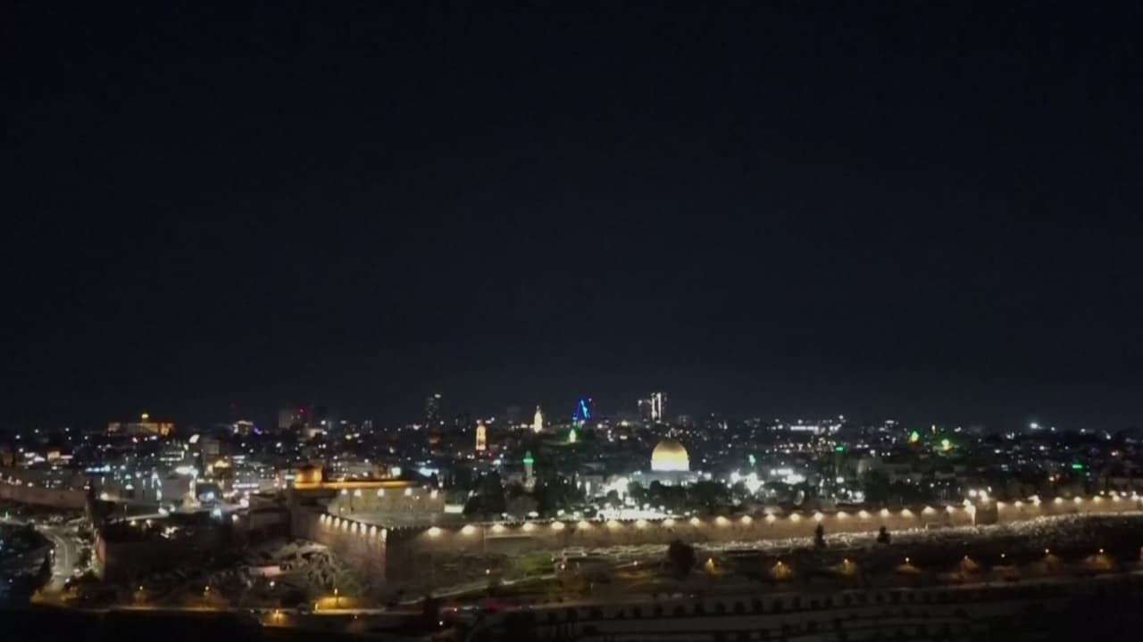 Misiles iraníes dejan 11 muertos en Israel; continúan bombardeos en Tel Aviv y Jerusalén