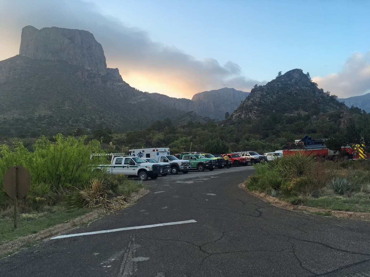 Se desconoce la causa del incendio hasta el momento. Pero las autoridades dijeron que se cree que comenzó cerca de un 
<b>"campamento popular en el campo"</b>.
<br>