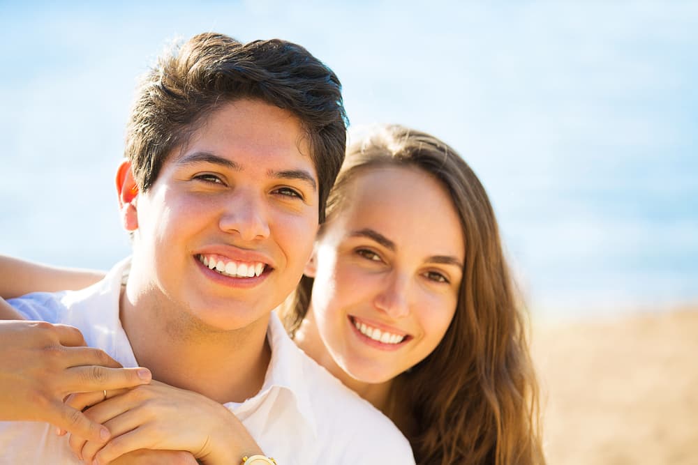 Todo es posible, inclusive, un encuentro fugaz con alguien que puede cambiar tu vida. Para lograrlo debes cambiar la actitud y poner punto final a las vacilaciones y las dudas. Al reforzar tu auto estima aumenta tu confianza en ti mismo y te proyectas decididamente al éxito.