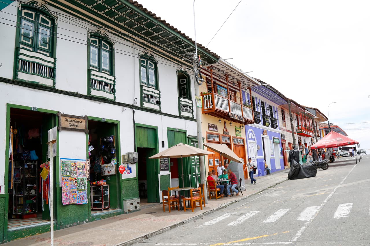 Casas centenarias del municipio de Filandia, ubicadas en el parque principal.