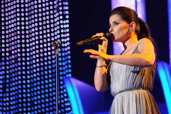 ¡Wow! Nelly se llevó las palmas con tanto glamour, ¿cómo la prefieres, elegante o más relajada cómo antes?