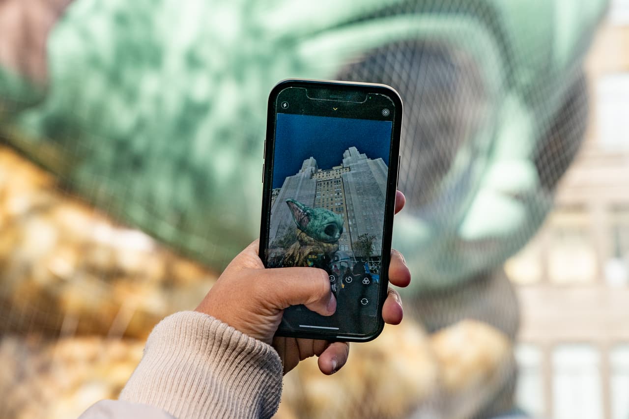 Para muchos residentes es una tradición asistir a este Desfile de Día de Acción de Gracias, por lo que están pendientes desde el inflado de las figuras.
<br>