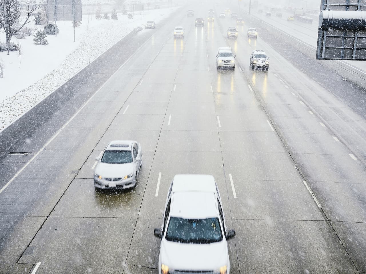 Tormenta de nieve: Emiten restricciones de viaje para Nueva Jersey e instan a la gente a permanecer en casa