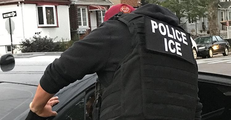 ACLU demanda a ICE para que revele detalles de operaciones de arrestos y deportaciones de inmigrantes