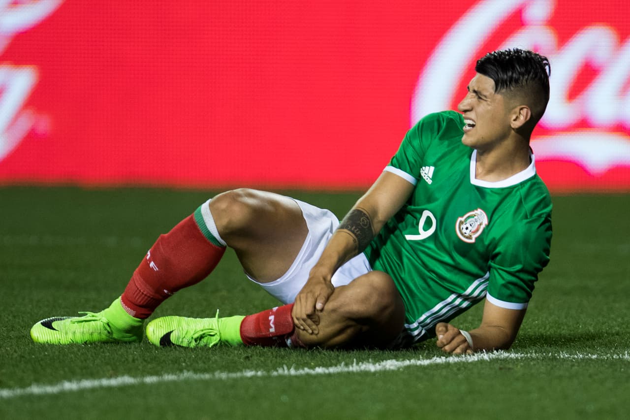 Alan Pulido (Chivas de Guadalajara) - Delantera