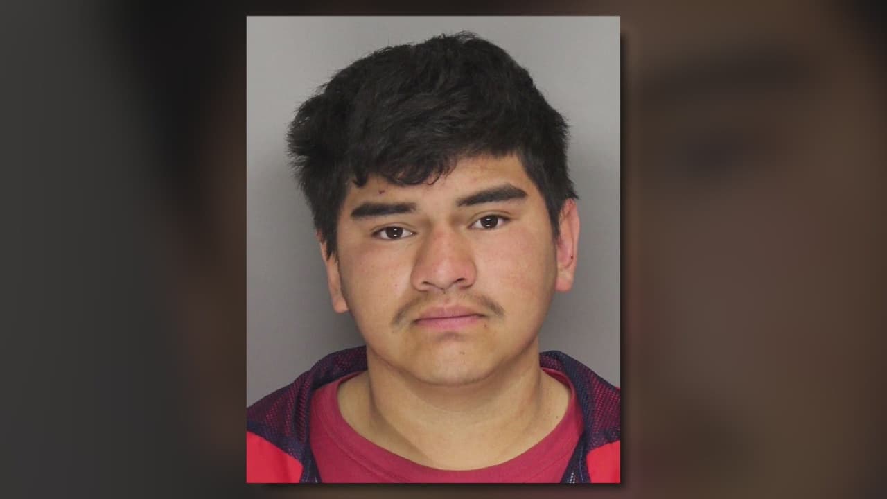 Iba a exceso de velocidad: Joven sin licencia es acusado de homicidio vehicular tras chocar contra un carro