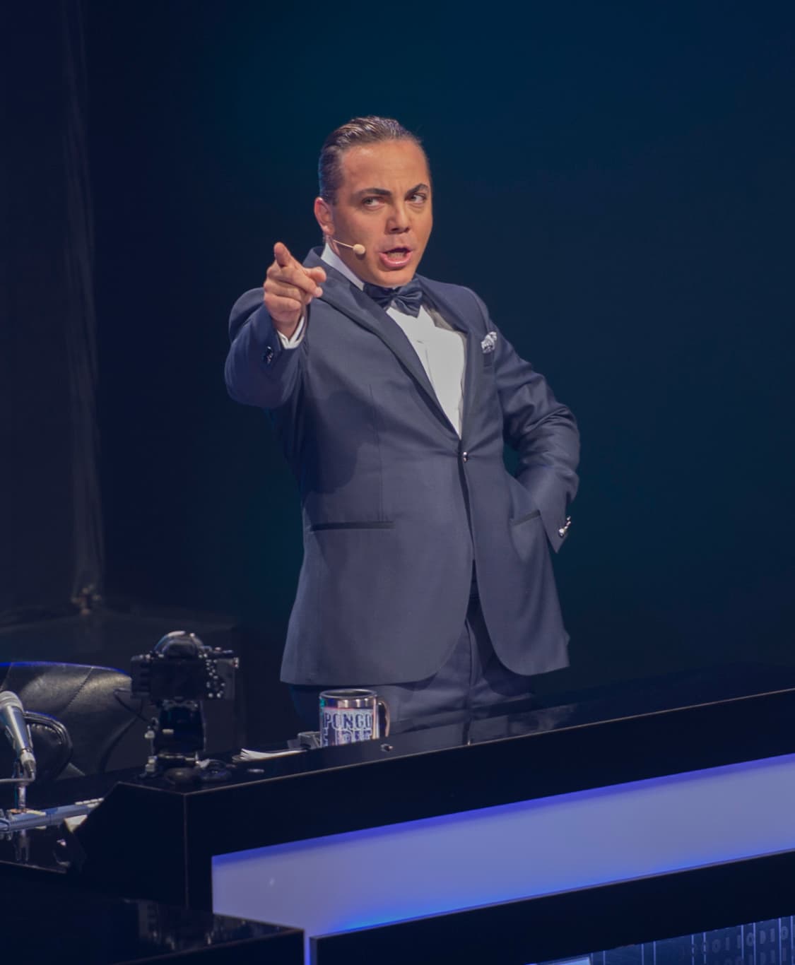 A pesar de la presión, capitanes, competidores y jueces tratan de relajarse cuando están fuera del aire, a veces se portan bien y otras tantas un poco mal, pero el chiste es pasarla bien. ¡Miren qué pasa detrás de cámaras!