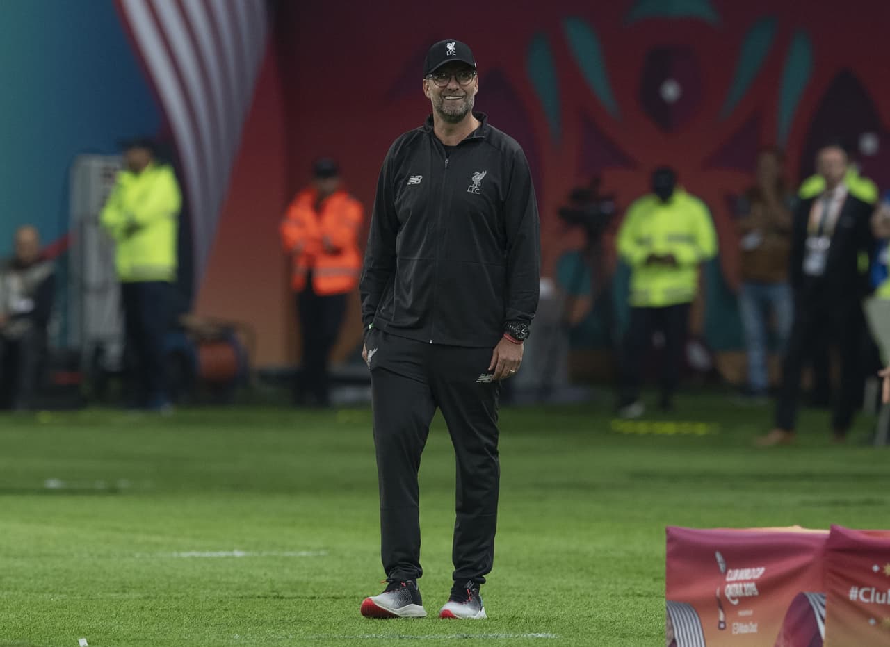 Una vez terminado el encuentro, Klopp se acercó a Mohamed, platicaron se saludaron y el alemán lo felicitó por el partido.