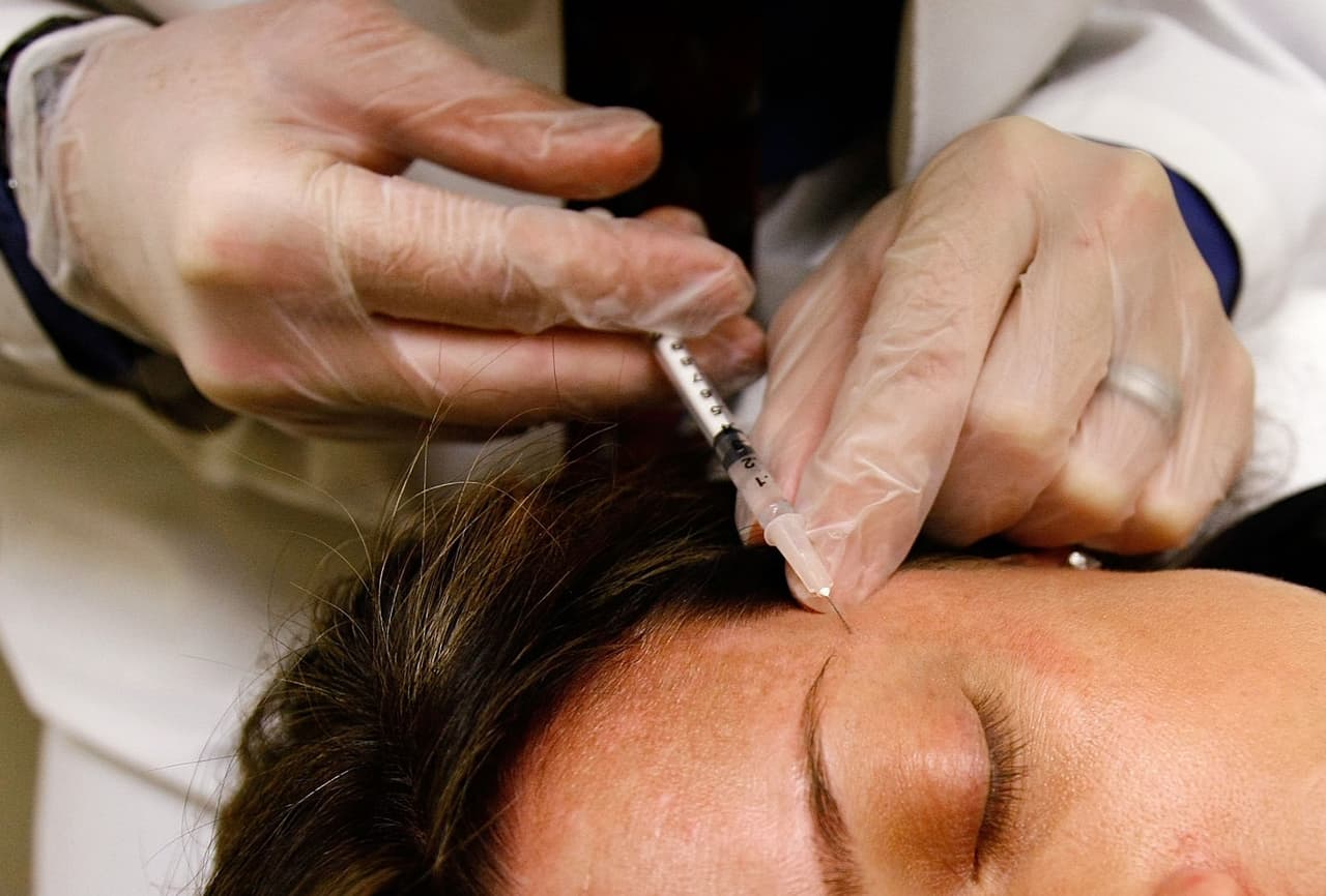 La doctora de California que inyectó bótox falso a sus pacientes y se hizo ilegalmente de $1 millón