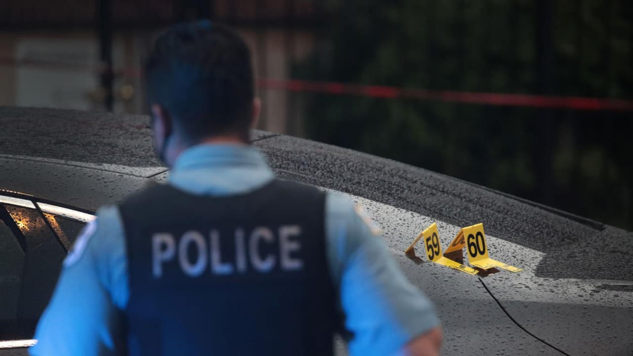 Oficiales de Rockwall abaten a sospechoso de apuñalar a una mujer y secuestrar a dos menores