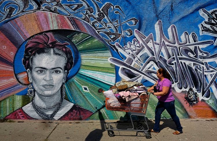 Frida Kahlo en un mural en Los Ángeles