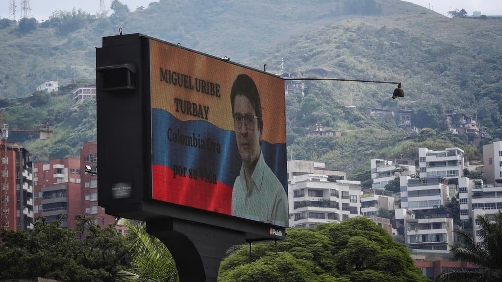 Dirigente político baleado en Colombia da "escasa respuesta" a cuidados médicos