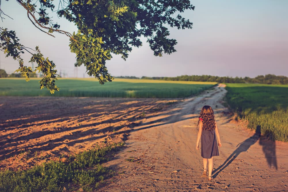 <b>Ithuriel</b>
<br>Generalmente este ángel se presenta en forma de sapo y ayuda a los niños perdidos a encontrar su camino de regreso a casa. Ithuriel también ayuda a evitar que los niños tengan pesadillas.