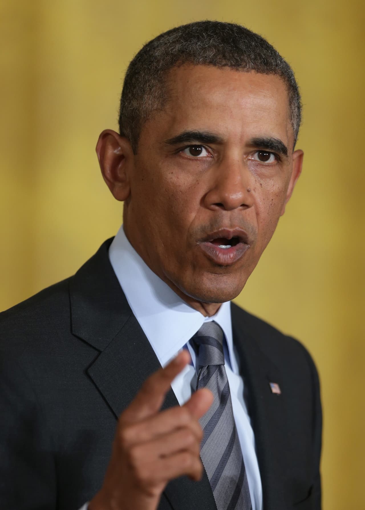 Barack Obama: "“Decir que nuestros pensamientos y oraciones están con ellos no es suficiente para aminorar el dolor, la tristeza y el enojo que sentimos”, dijo Obama. “Cualquier muerte de este tipo es una tragedia. Cualquier tiroteo en el que se vean envueltas múltiples víctimas es una tragedia. Pero hay algo que particularmente destroza el corazón y es que las muertes ocurran en el lugar donde buscamos consuelo, donde buscamos paz, en un lugar de compañerismo”.