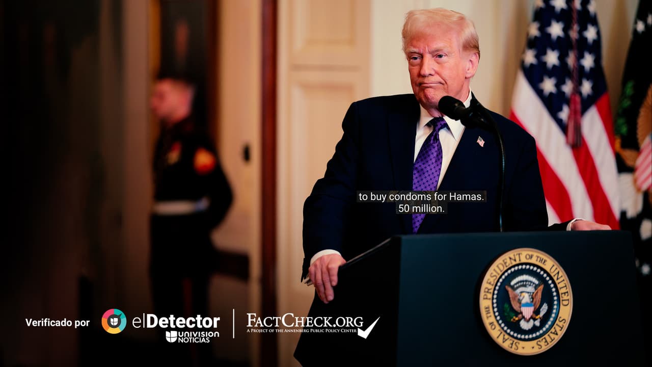 Tanto Trump como la secretaria de prensa de la Casa Blanca hicieron la afirmación sobre los preservativos.