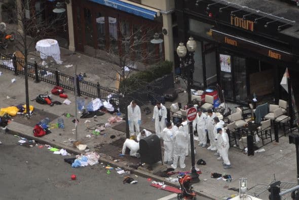 La medida fue adoptada en respuesta a los ataques con bombas al maratón de Boston, que dejaron un saldo de tres muertos y más de 170 heridos. Una cuarta víctima, un agente de la policía de Boston, murió tres días después cuando las autoridades buscaban a los sospechosos del atentado. Ver toda la información