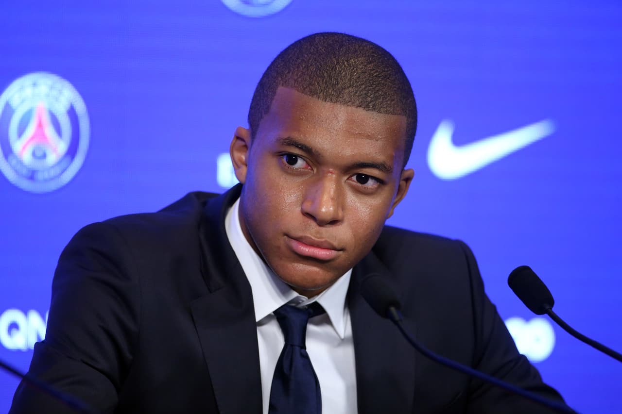 Restó importancia al coste de su fichaje para PSG -180 millones de euros-, al enfatizar: "No me cambiará a mí ni a mi juego. Ese dinero no ha salido de mi bolsillo ni ha ido a parar a mi bolsillo".