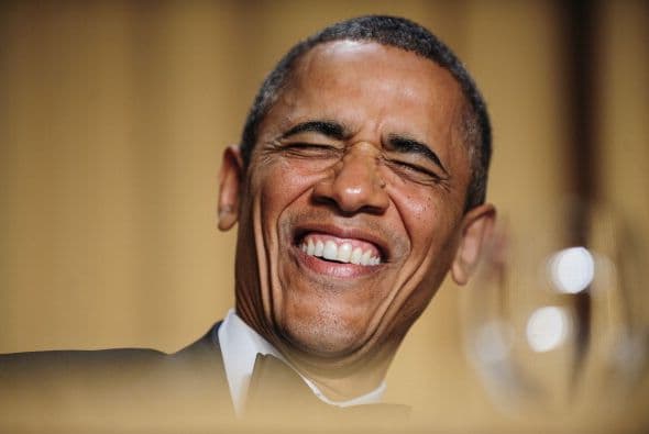 Obama entró al salón al ritmo de la pieza de rap "All I Do Is Win" (Todo lo que hago es ganar), de DJ Khaled.