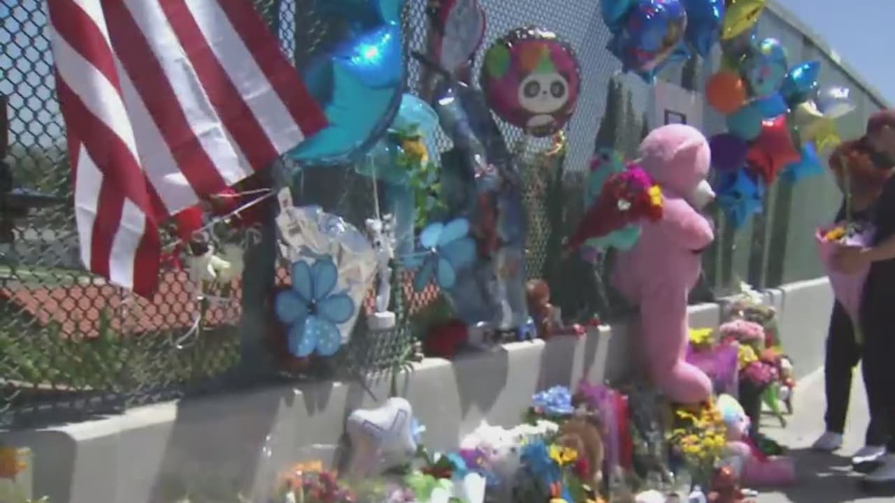 Con un altar, rinden homenaje al niño de 6 años que fue asesinado en la autopista 55 en Orange