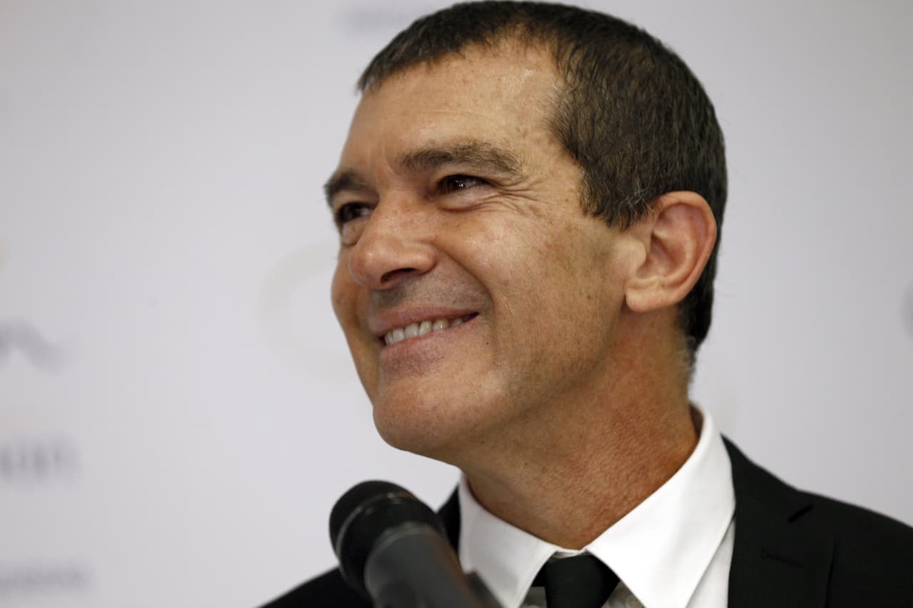 Lució feliz y orgulloso.