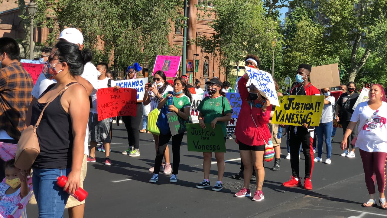 “Reconocemos que la misma violencia y impunidad que asesinó a Vanessa, asesino a Dominique, asesinó a Roxsana, y asesinó a Breonna. No podemos llorar a Vanessa sin llorar a las demás, y no obtendremos justicia para una, a menos que exigimos justicia para todas. ¡Ni una mas!”, expresaron en repetidas ocasiones durante la marcha. 
<br>