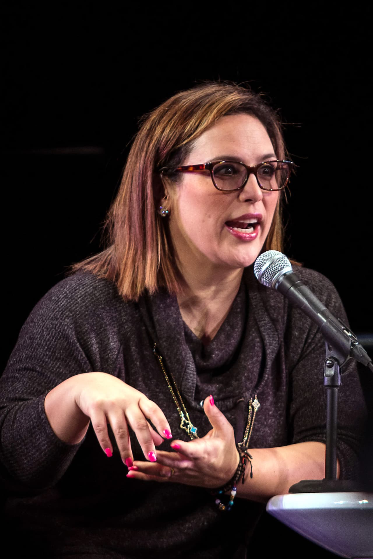 "Con Angélica 
<b>se fue a Los Ángeles y los caché</b>", reveló. 
<br>